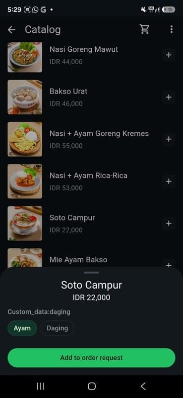 Customer memilih produk dari katalog WhatsApp